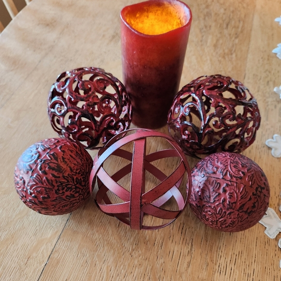 Christams Decor Bundle...Red - Picture 3 of 3